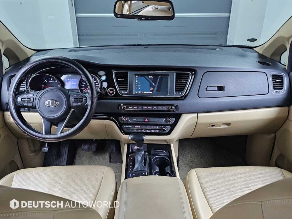 KIA Carnival - Vista 7