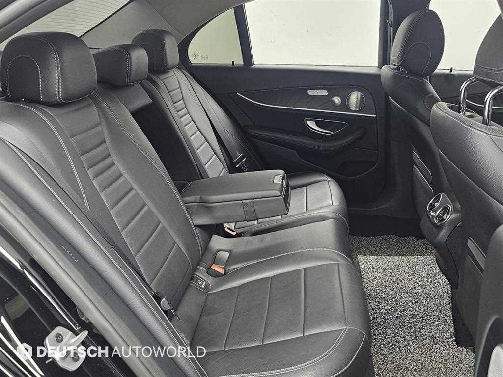 Mercedes Benz E class - Vista 12