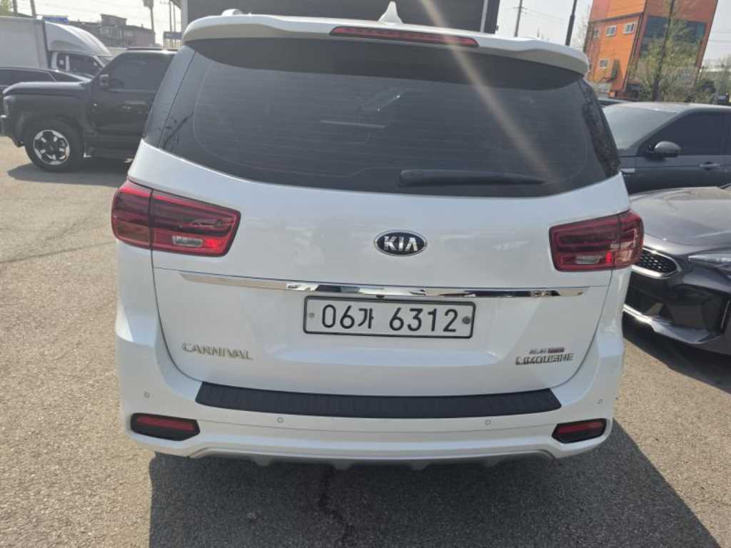 KIA Carnival - Vista 6
