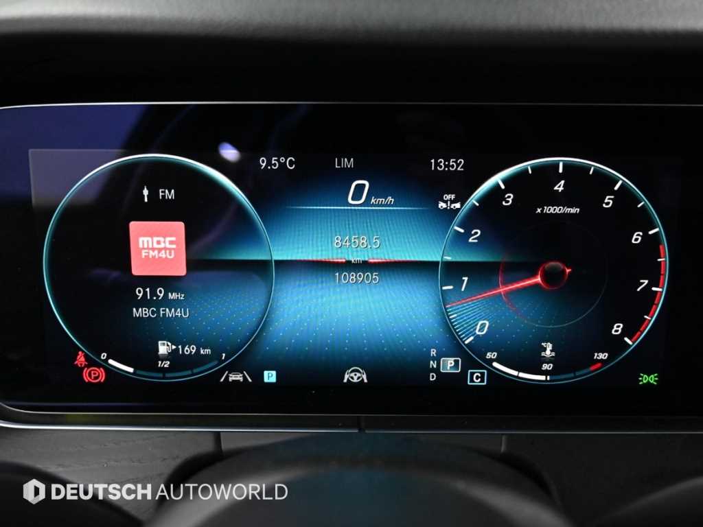 Mercedes Benz E class - Vista 8