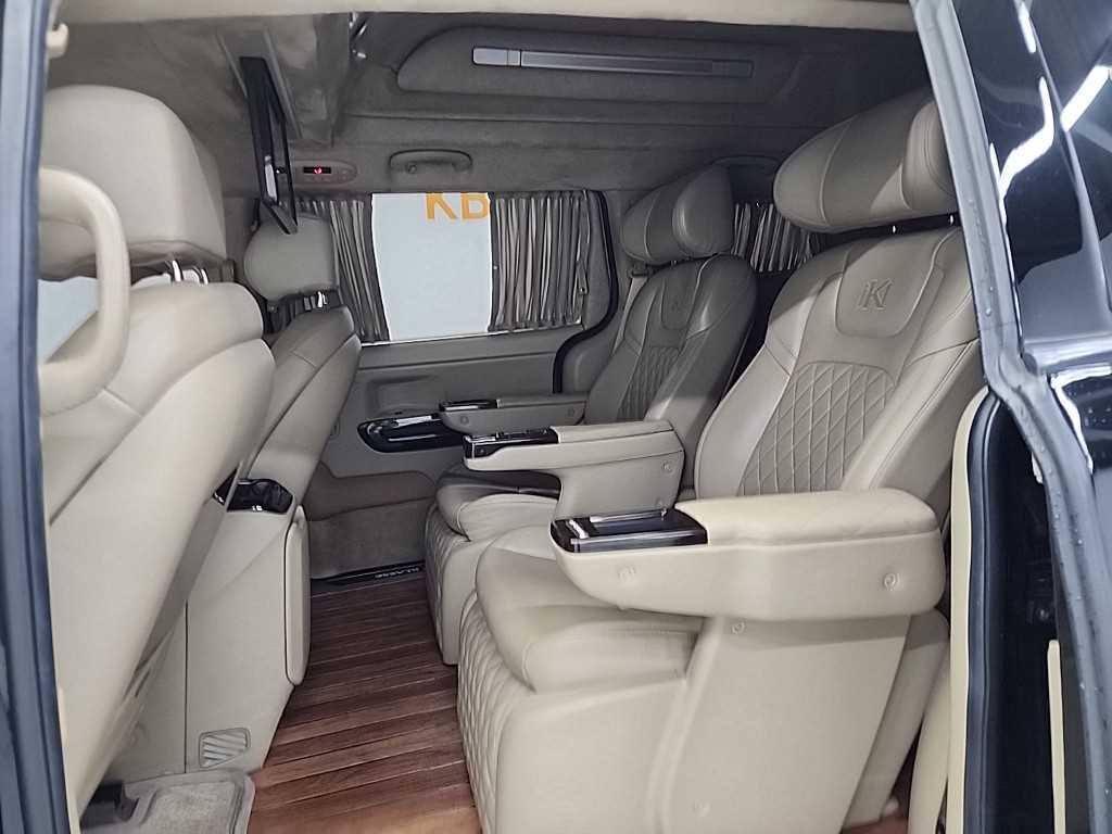 KIA Carnival - Vista 12