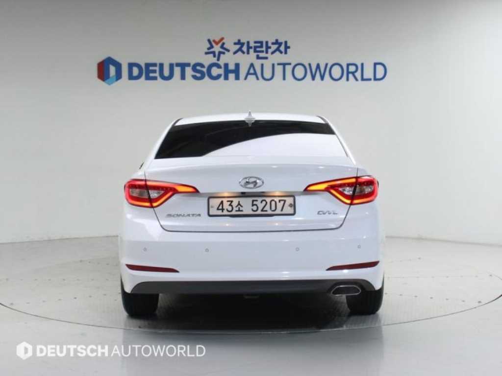 HYUNDAI Sonata - Vista 4