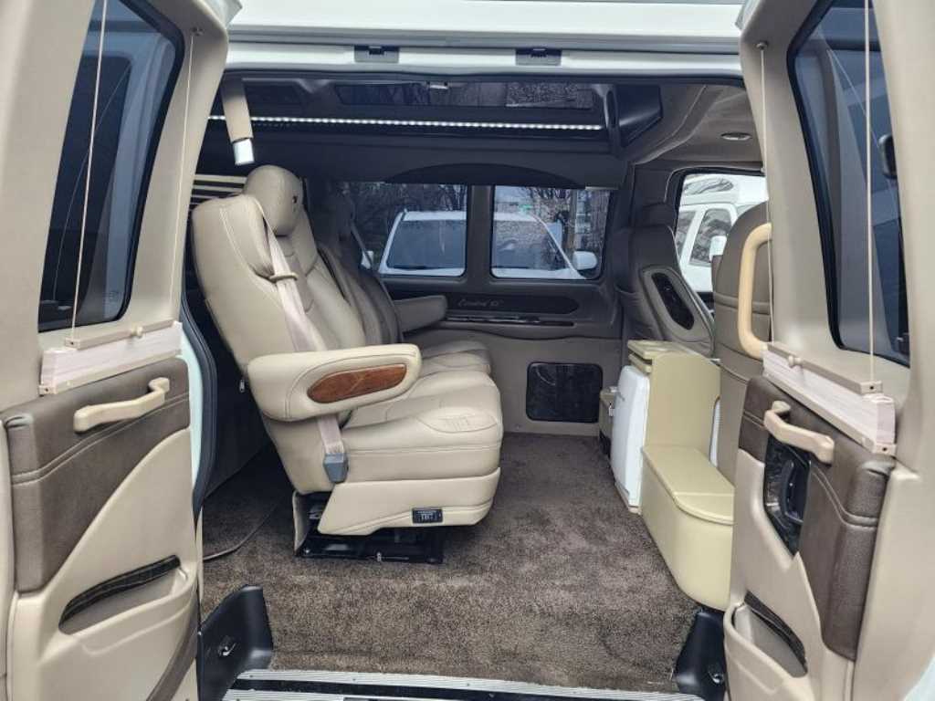 Chevrolet Express van - Vista 10