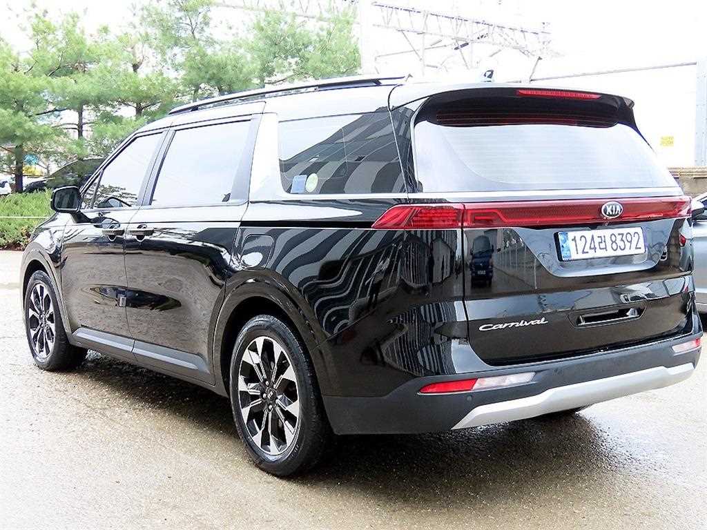 KIA Carnival - Vista 3