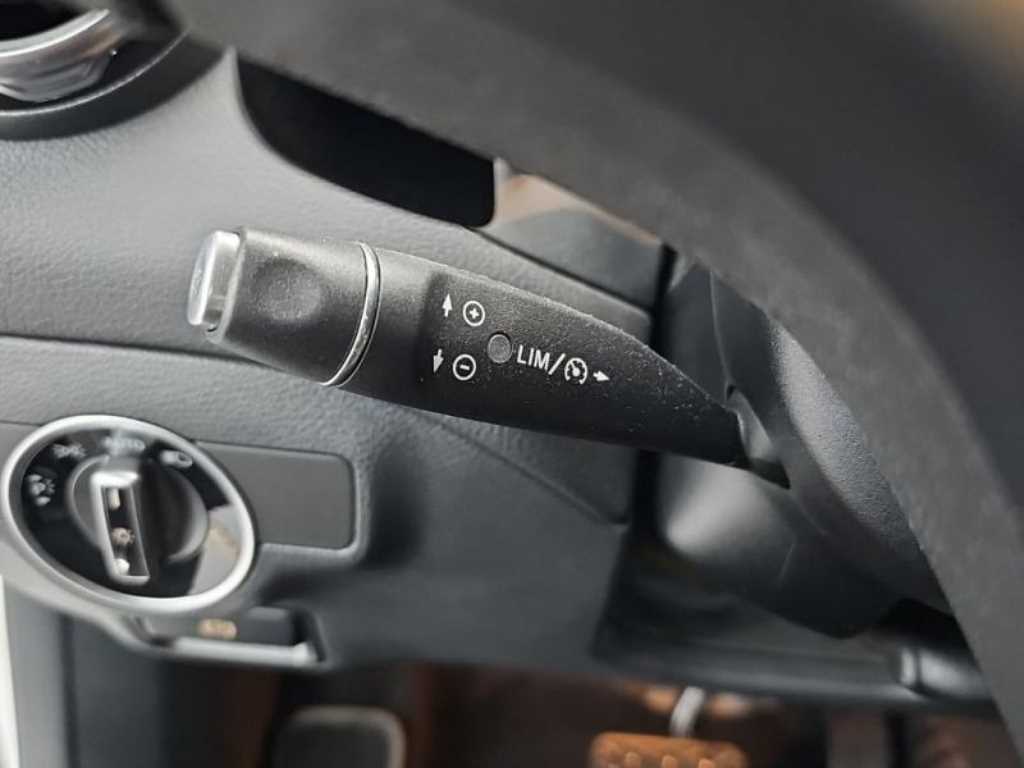 Mercedes Benz GLA Class - Vista 8