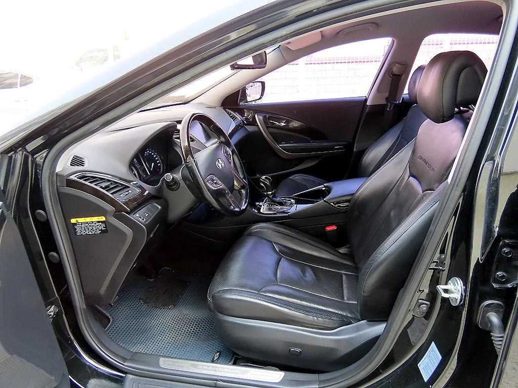 HYUNDAI Grandeur - Vista 5