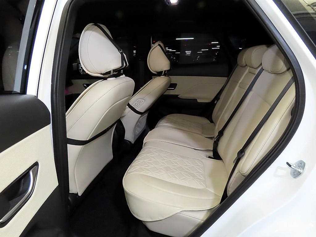 HYUNDAI Kona - Vista 7