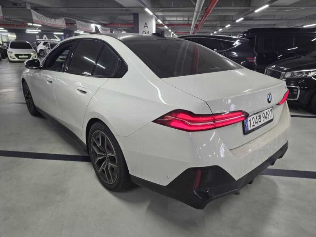 [BMW]5시리즈 (G60) 520i M 스포츠 - миниатюра 4