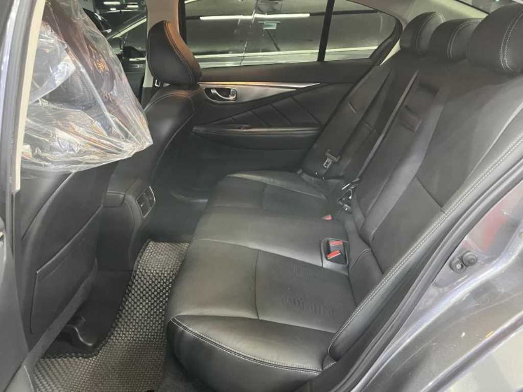 Infiniti Q - Vista 6