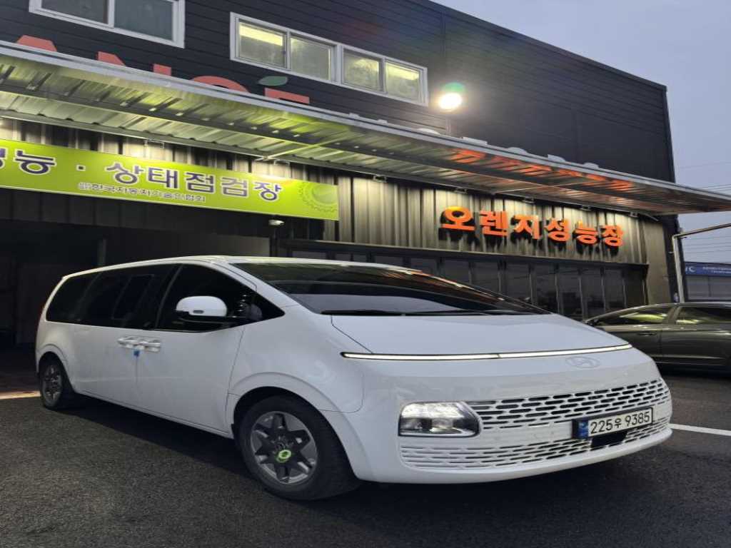 HYUNDAI Staria - Vista 2