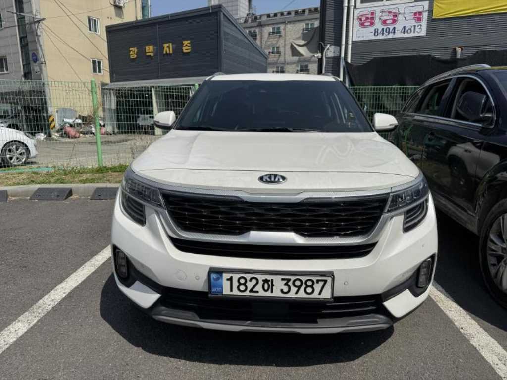 KIA Seltos 2022 Blanco - Importación desde Corea - HF Imports Iquique - Foto 1