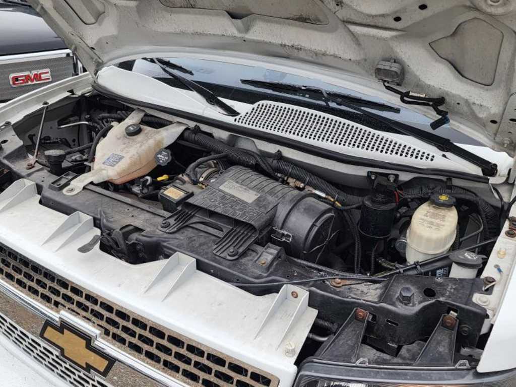 Chevrolet Express van 2015 Blanco - Importación desde Corea - HF Imports Iquique - Foto 20