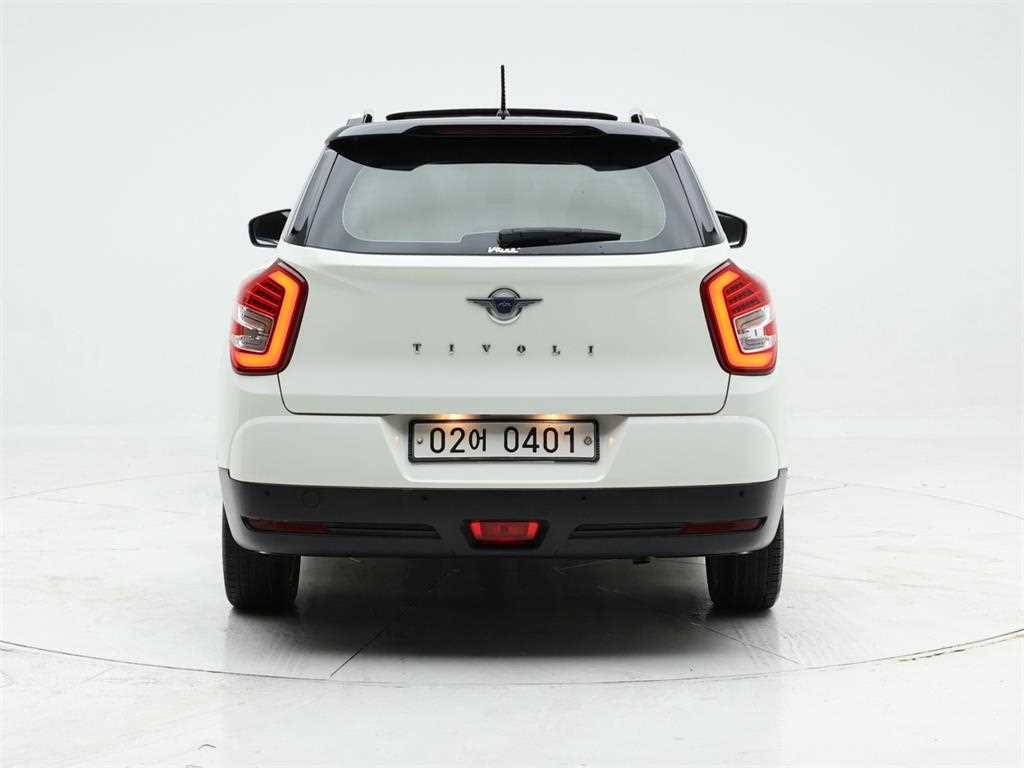 Ssangyong Tivoli - Vista 5