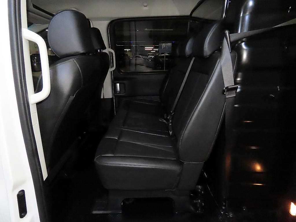 HYUNDAI Staria - Vista 7