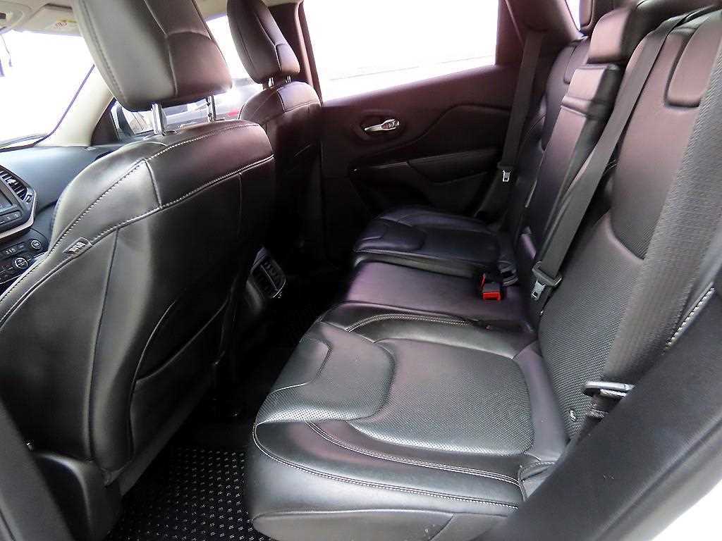 Jeep Cherokee - Vista 6