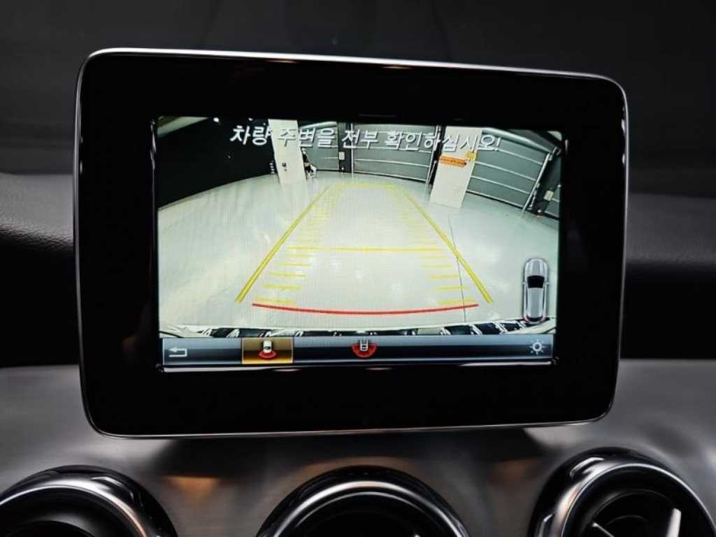 Mercedes Benz GLA Class - Vista 10