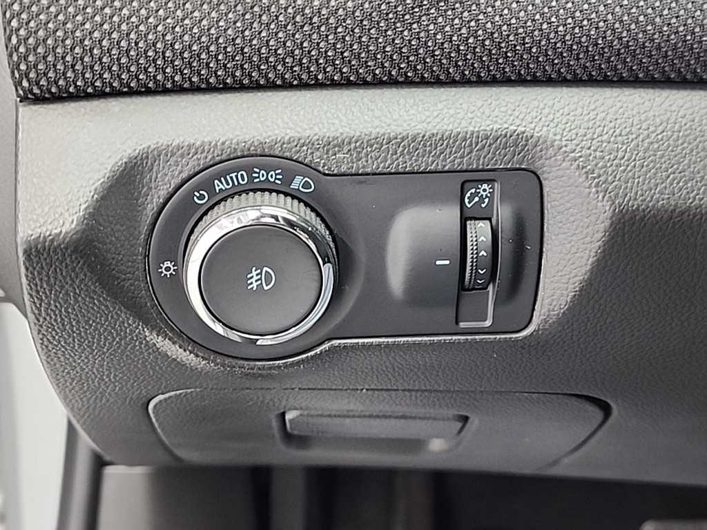 Chevrolet Cruise 2014 Plateado - Importación desde Corea - HF Imports Iquique - Foto 16