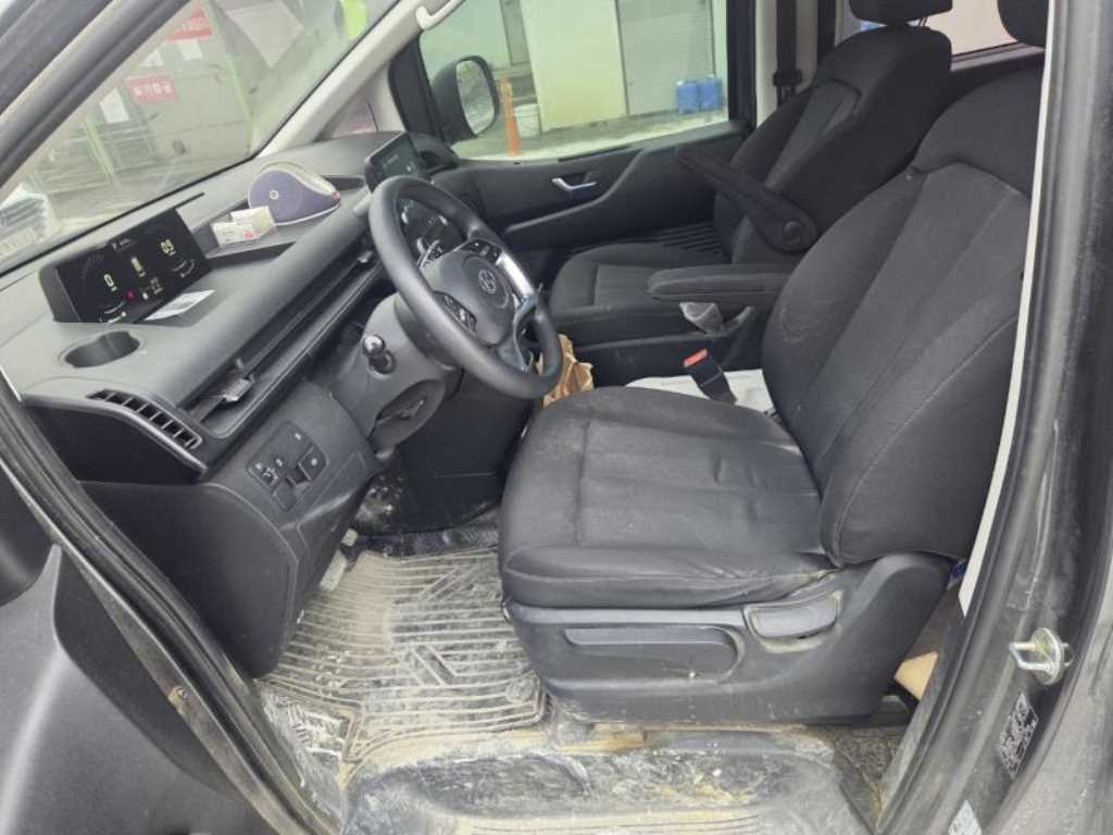 HYUNDAI Staria - Vista 9