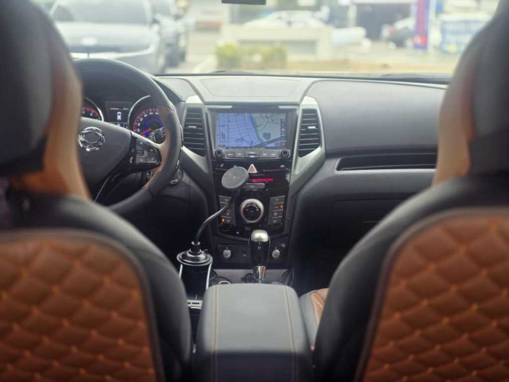 Ssangyong Tivoli - Vista 12