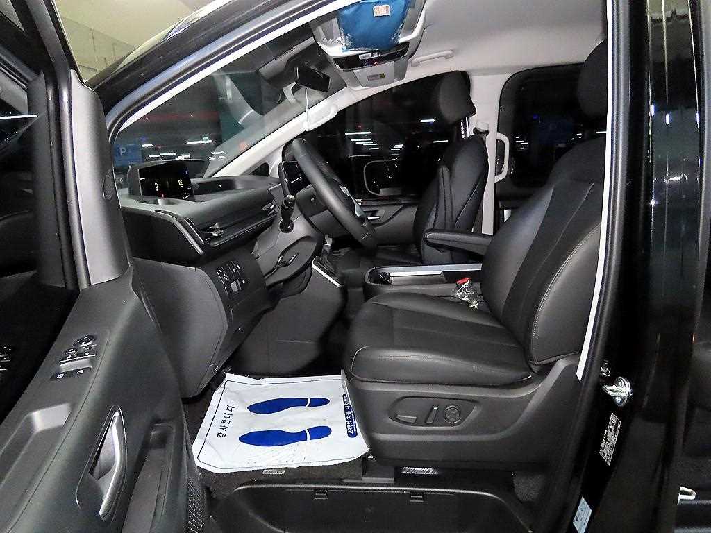 HYUNDAI Staria - Vista 6