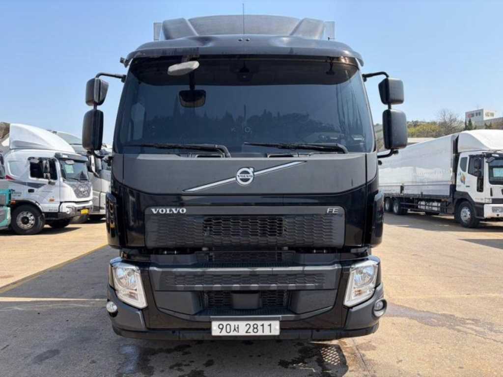 medium and large cargo truck 2022 Negro - Importación desde Corea - HF Imports Iquique - Foto 1