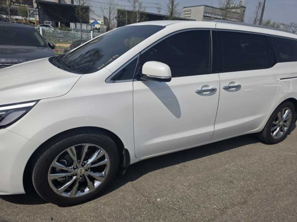 KIA Carnival - Vista 2