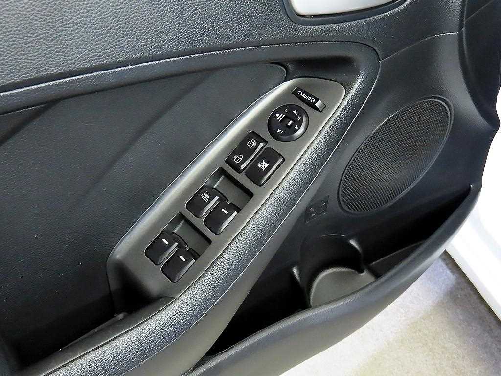 KIA K3 2013 Blanco - Importación desde Corea - HF Imports Iquique - Foto 13