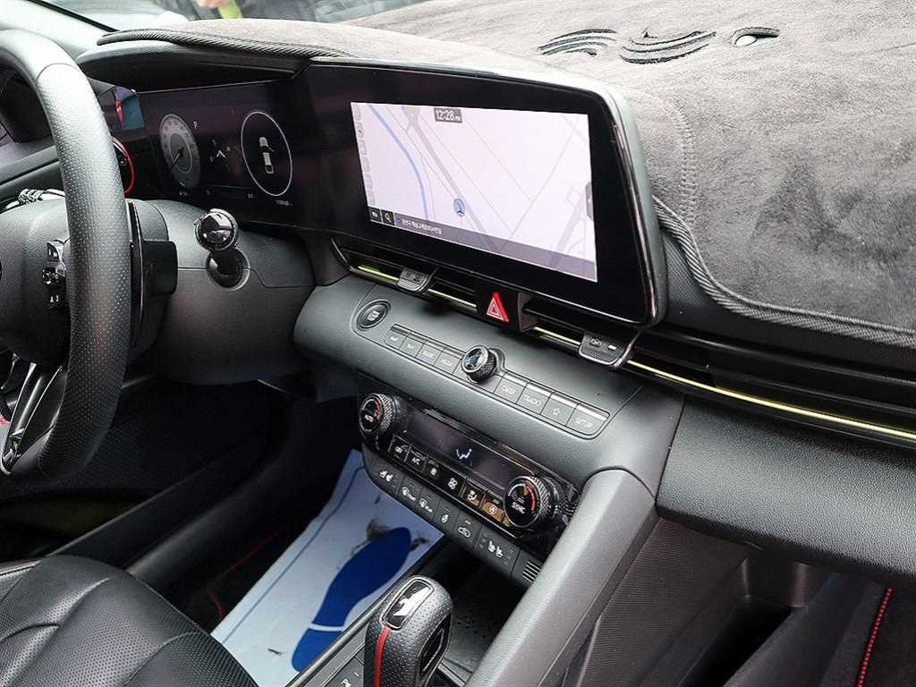 HYUNDAI Avante - Vista 11