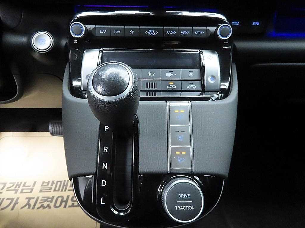 HYUNDAI Casper - Vista 10