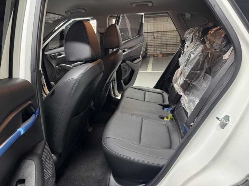 KIA Seltos - Vista 8