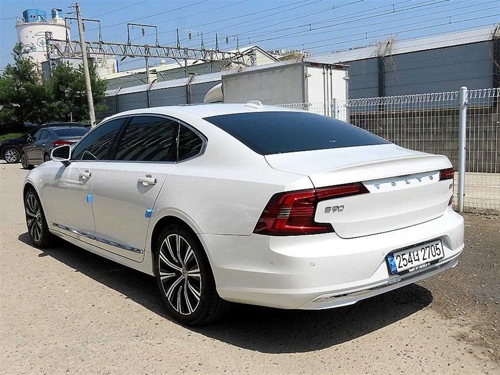 Volvo S90 - Vista 3