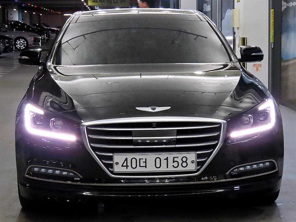 HYUNDAI Genesis - Vista 2