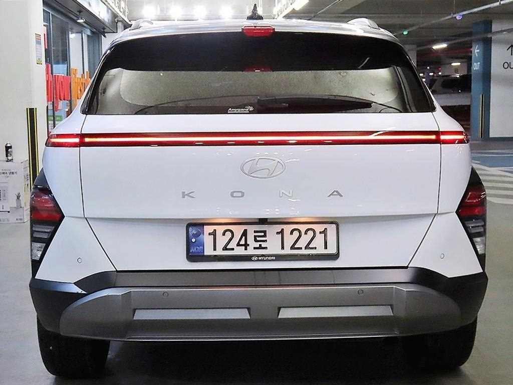 HYUNDAI Kona - Vista 5