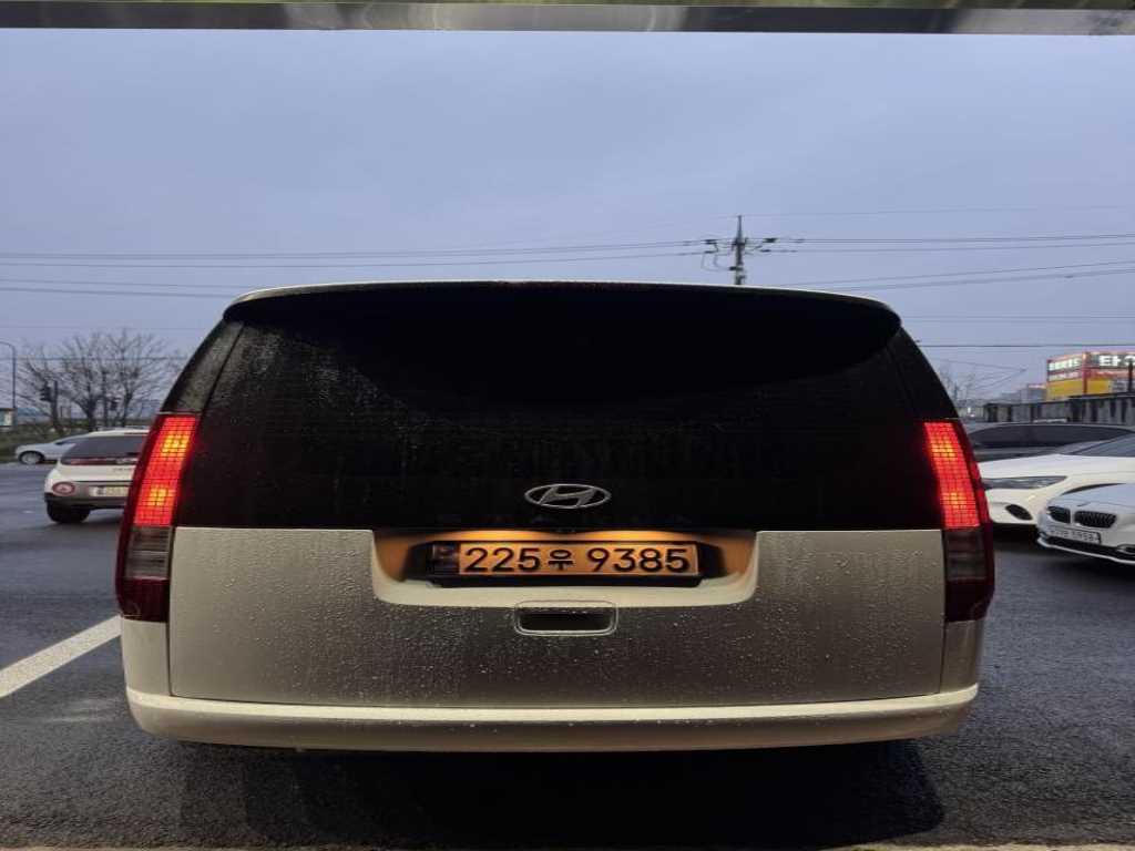 HYUNDAI Staria - Vista 3