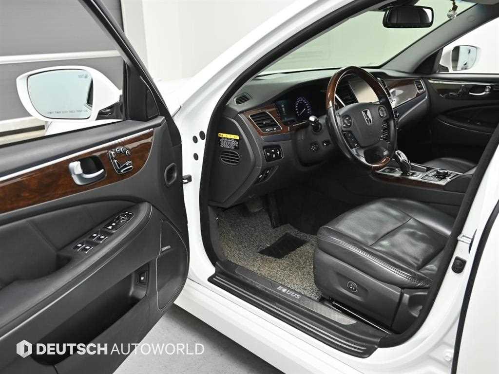 HYUNDAI Equus - Vista 11