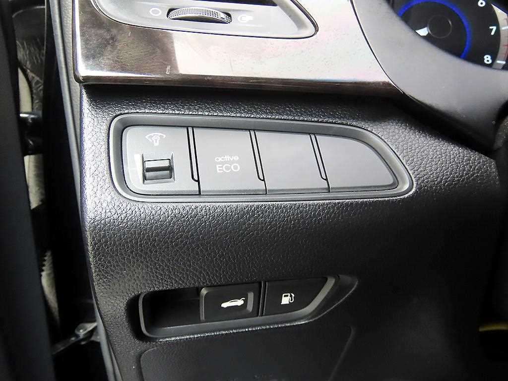 HYUNDAI Grandeur - Vista 12