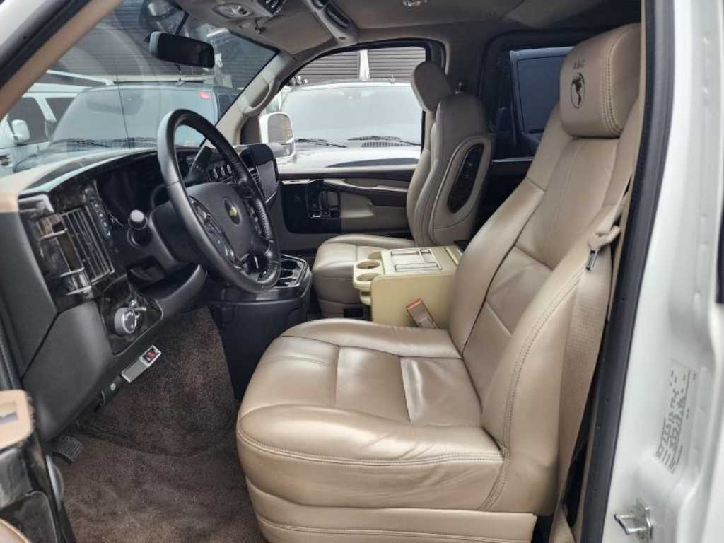 Chevrolet Express van - Vista 12