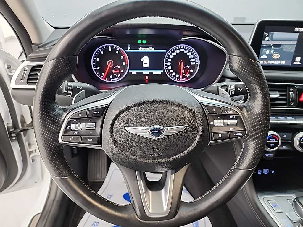 Genesis G70 - Vista 9