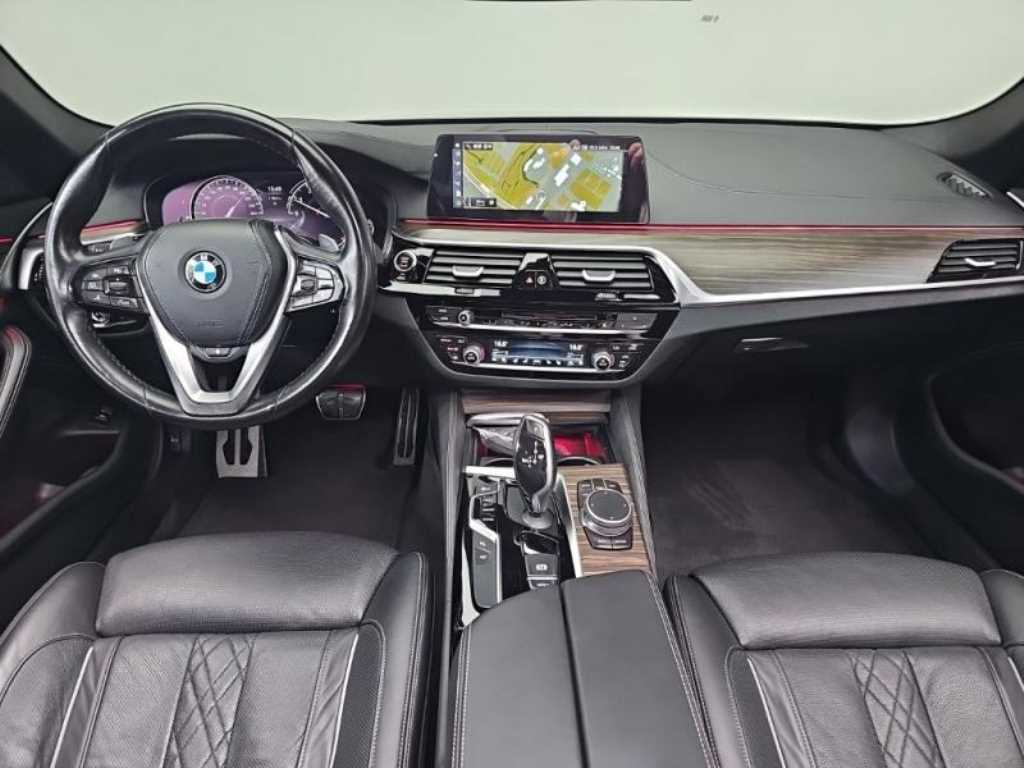 BMW 5 Series - Vista 5