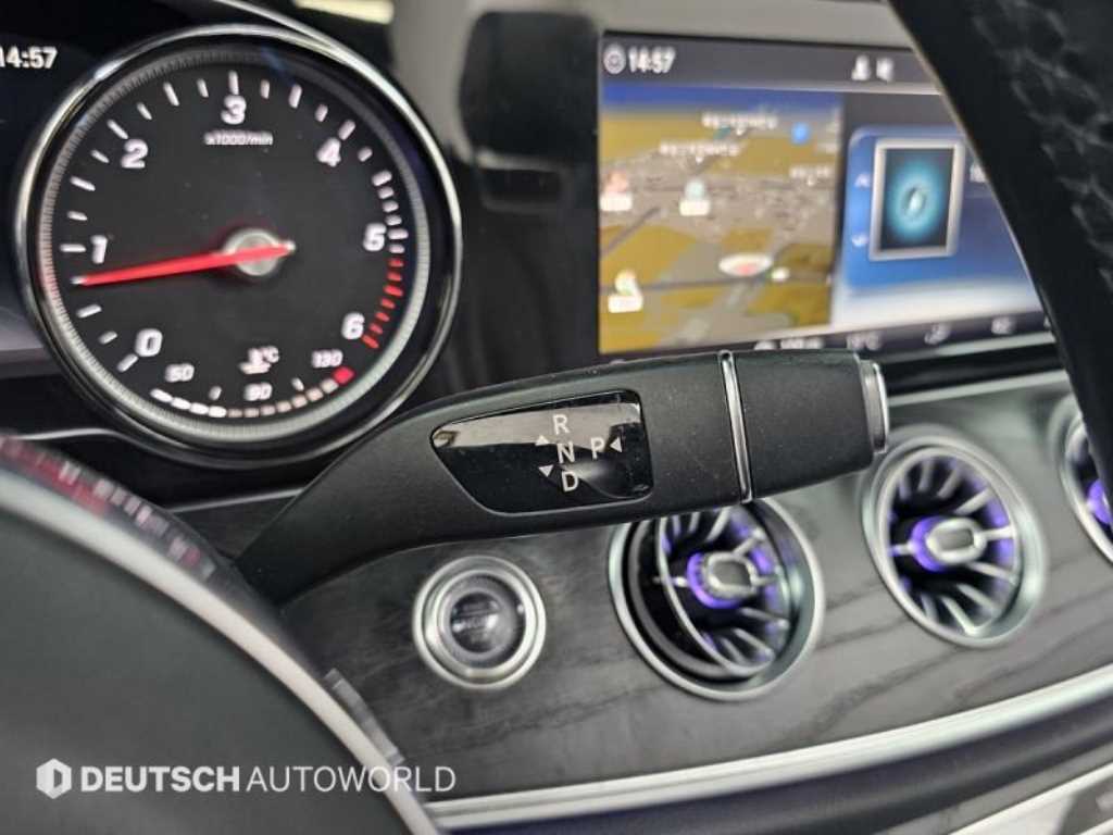 Mercedes Benz E class - Vista 10