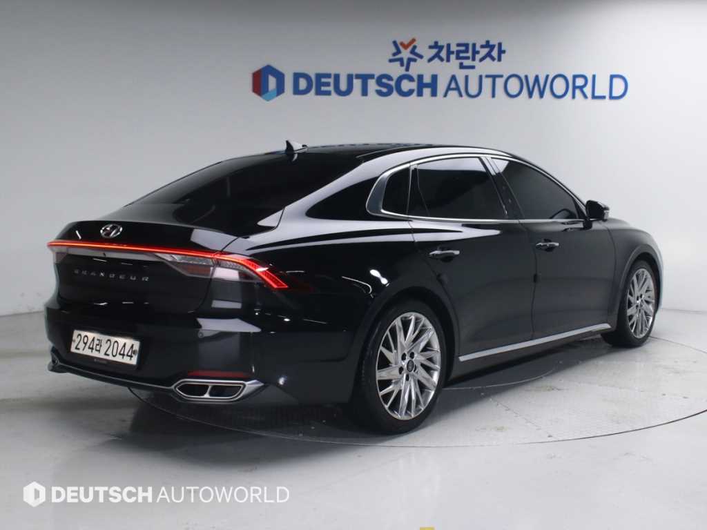 HYUNDAI Grandeur - Vista 2