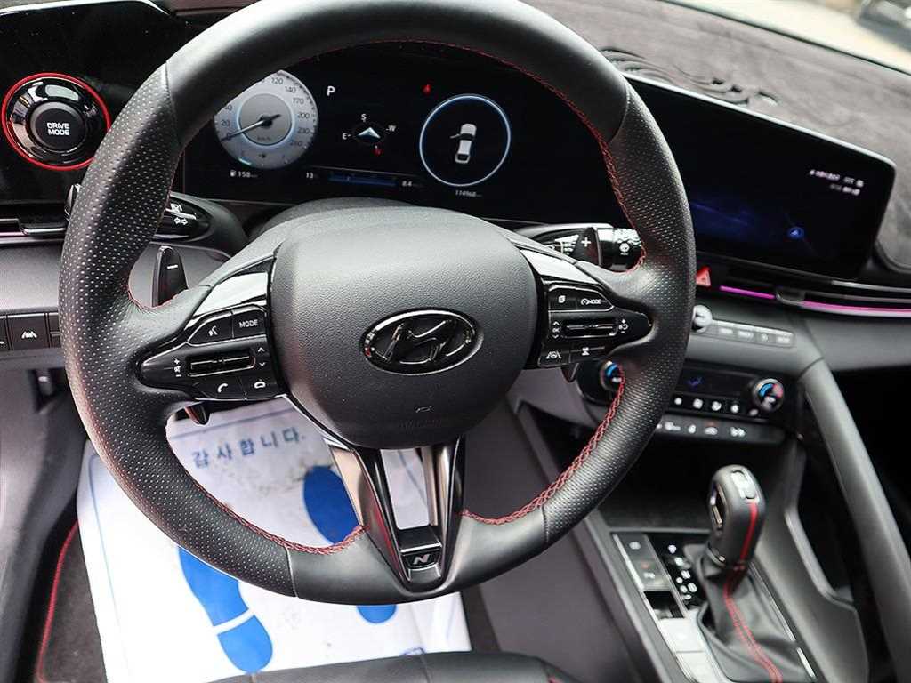 HYUNDAI Avante - Vista 8