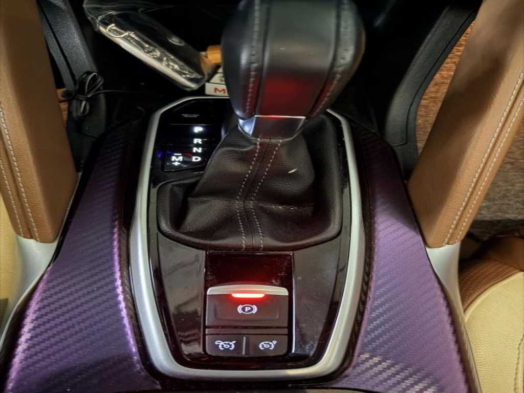 SAMSUNG QM6 - Vista 9