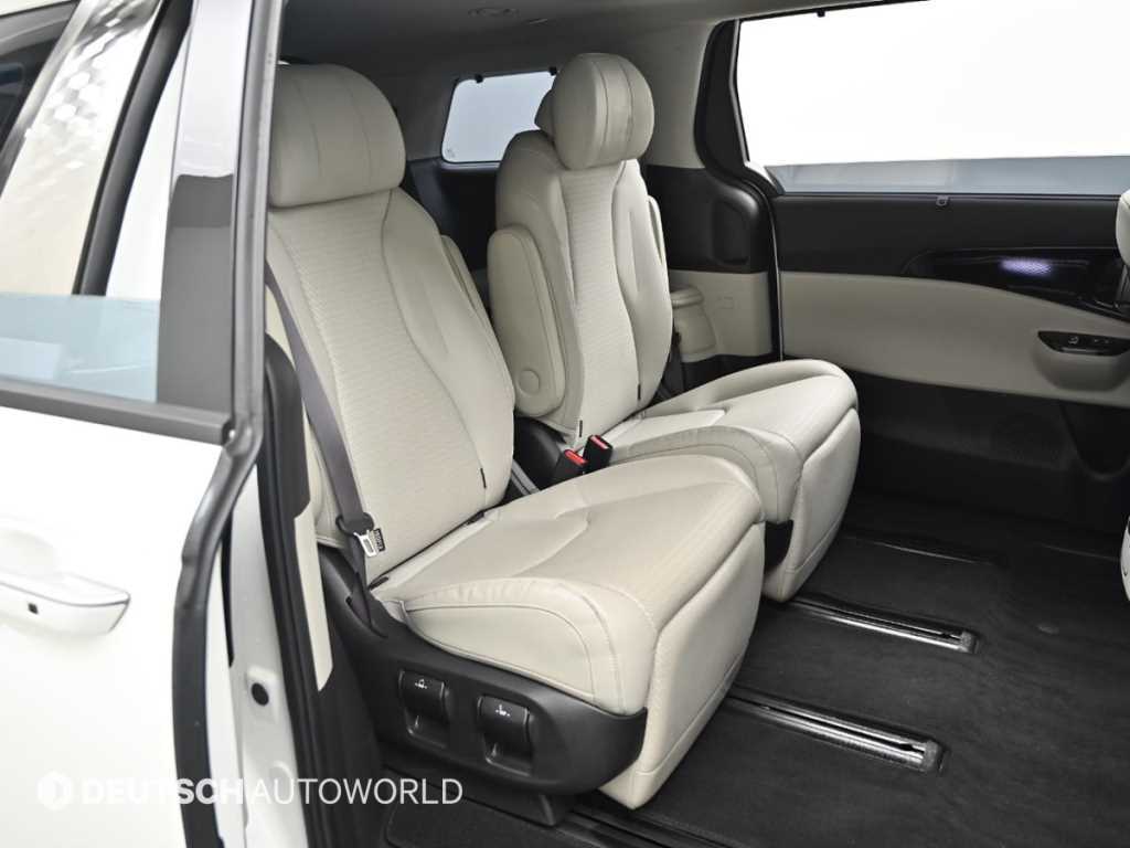 KIA Carnival - Vista 12