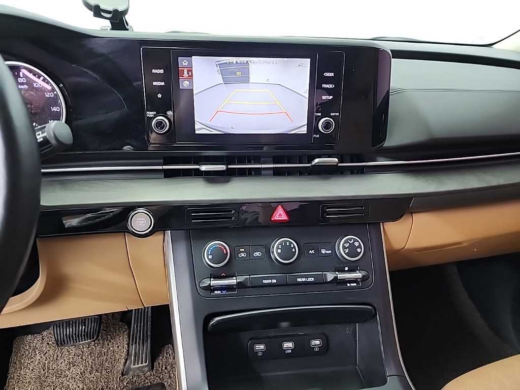 KIA Carnival - Vista 10