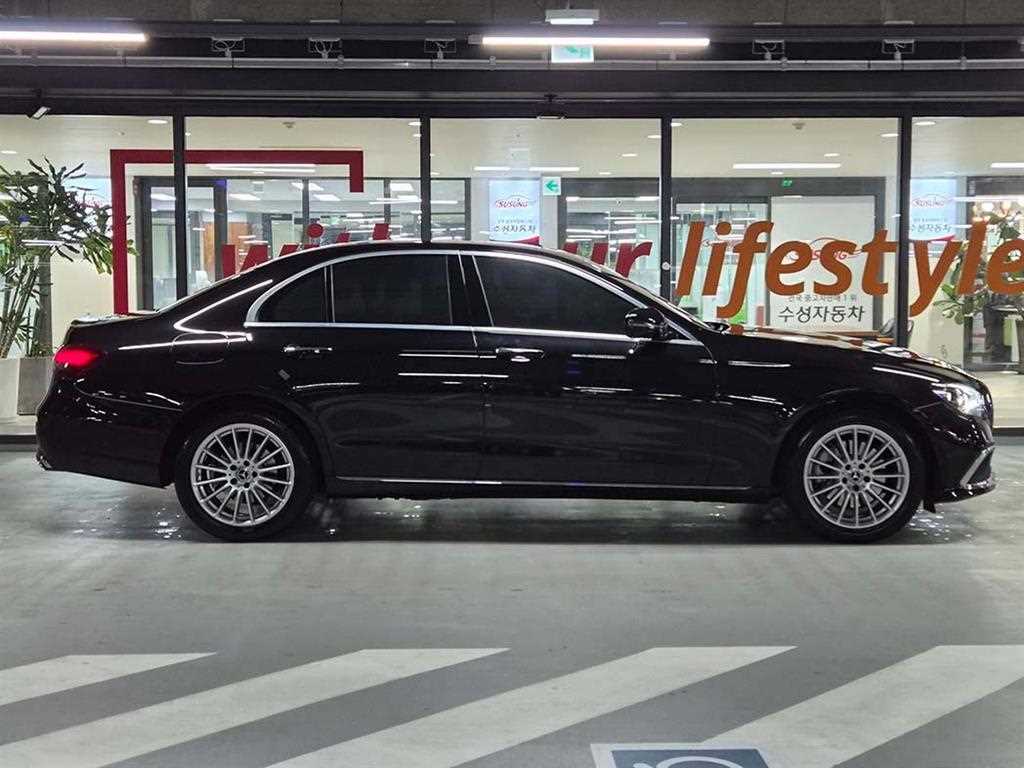 Mercedes Benz E class - Vista 3