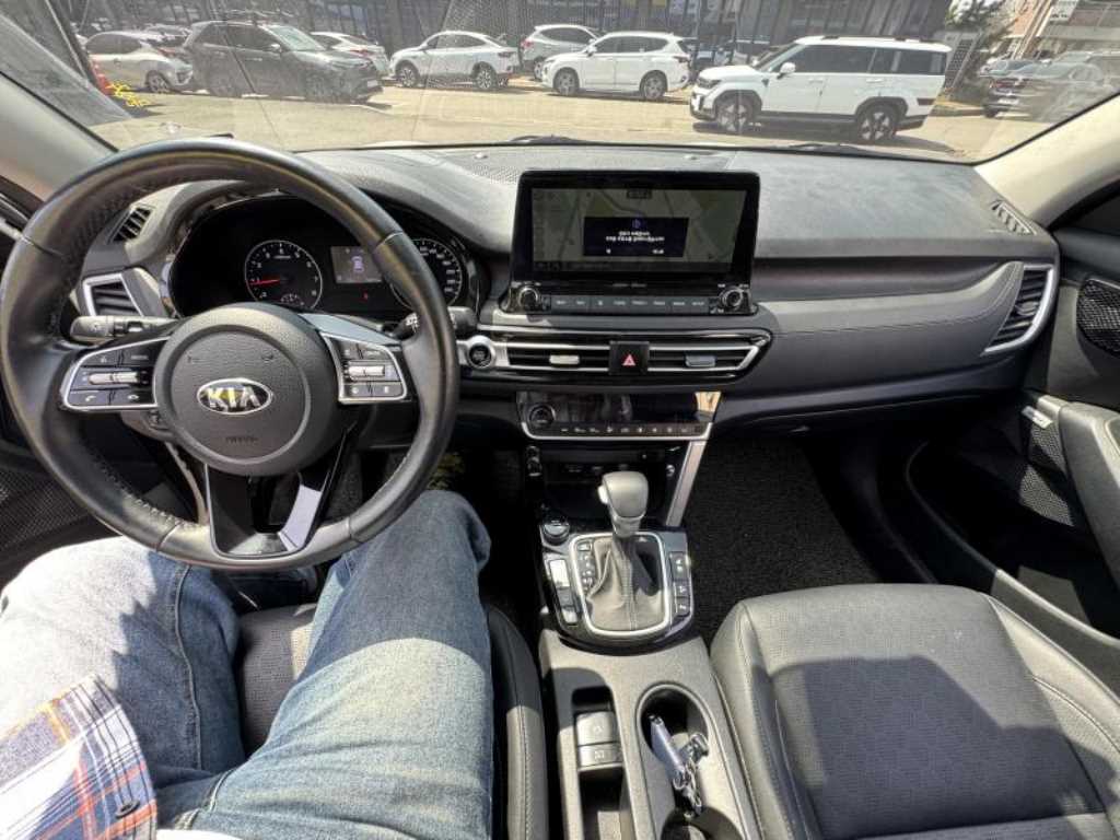 KIA Seltos - Vista 8