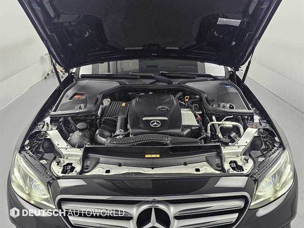 Mercedes Benz E class - Vista 6