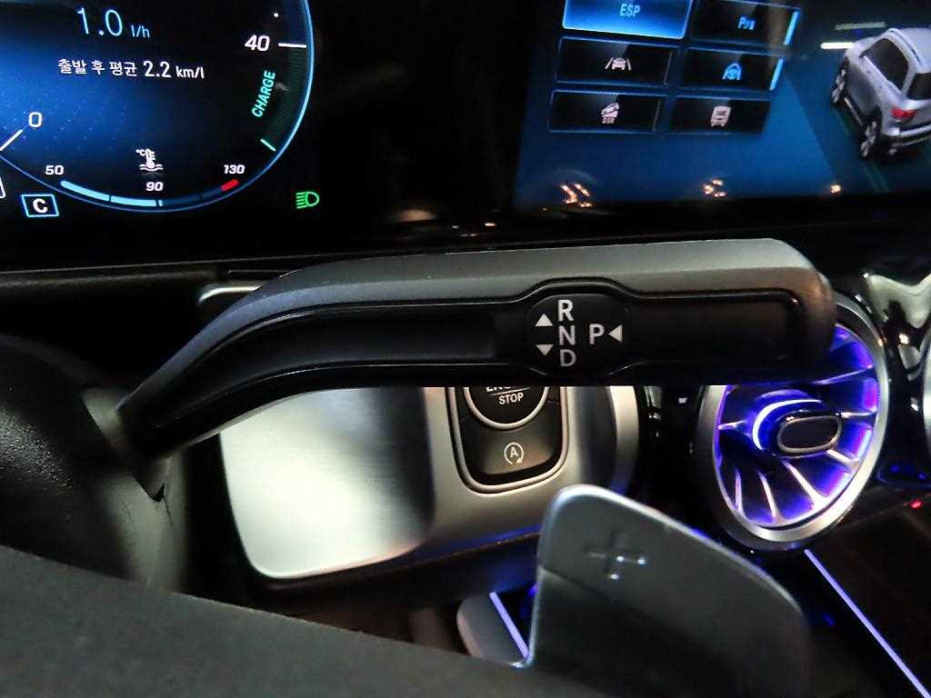 Mercedes Benz GLB Class - Vista 12