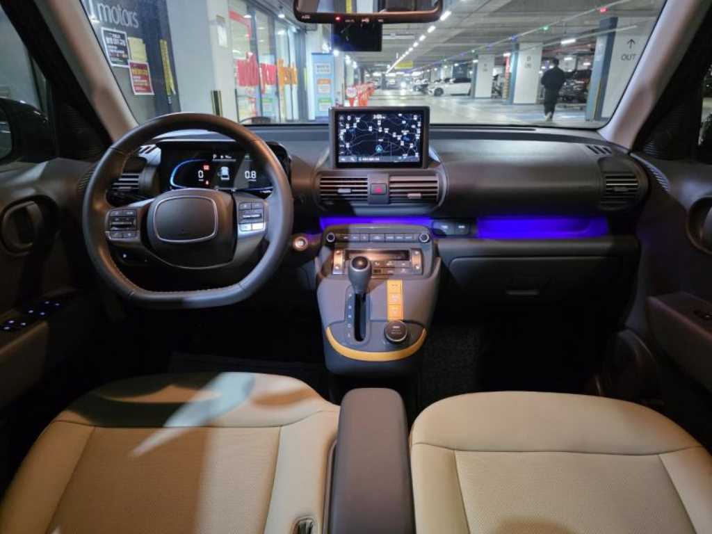 HYUNDAI Casper - Vista 9